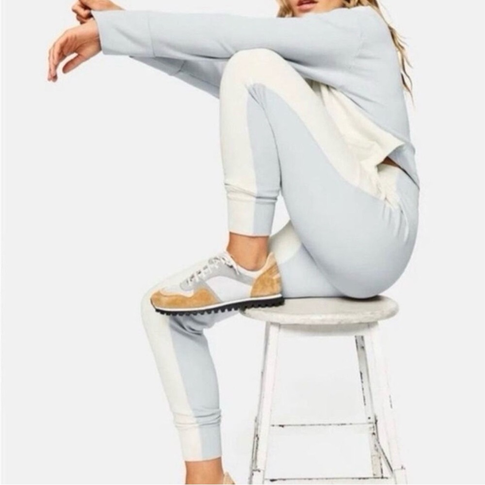 Outdoor Voices Women's Light Blue and White Pants